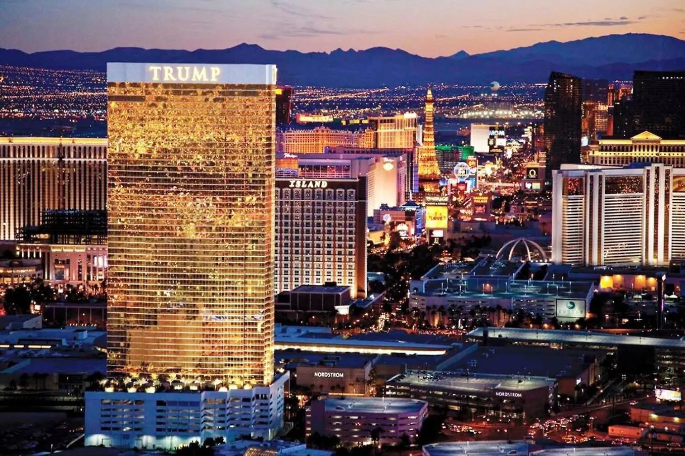 Five Star Trump Hotel No Resort And Cleaning Fees Las Vegas Holiday home