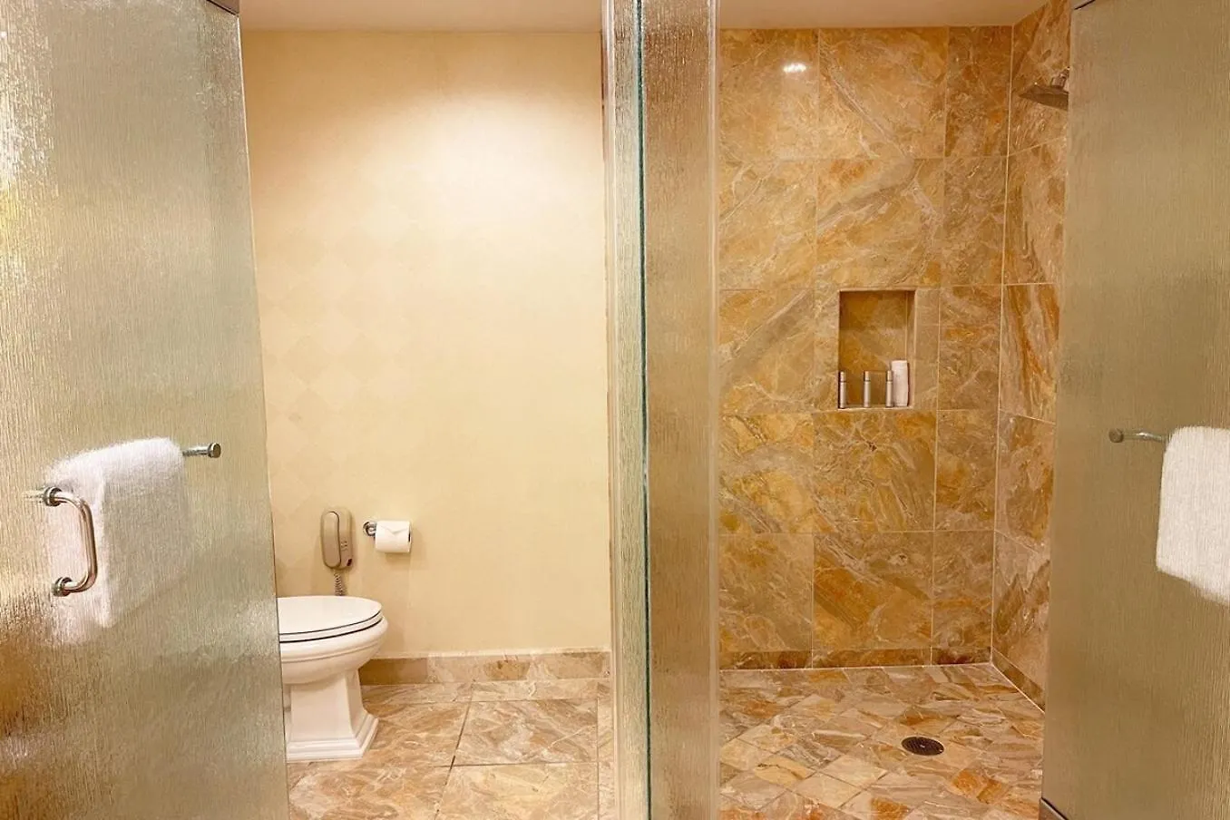 Five Star Trump Hotel No Resort And Cleaning Fees Las Vegas